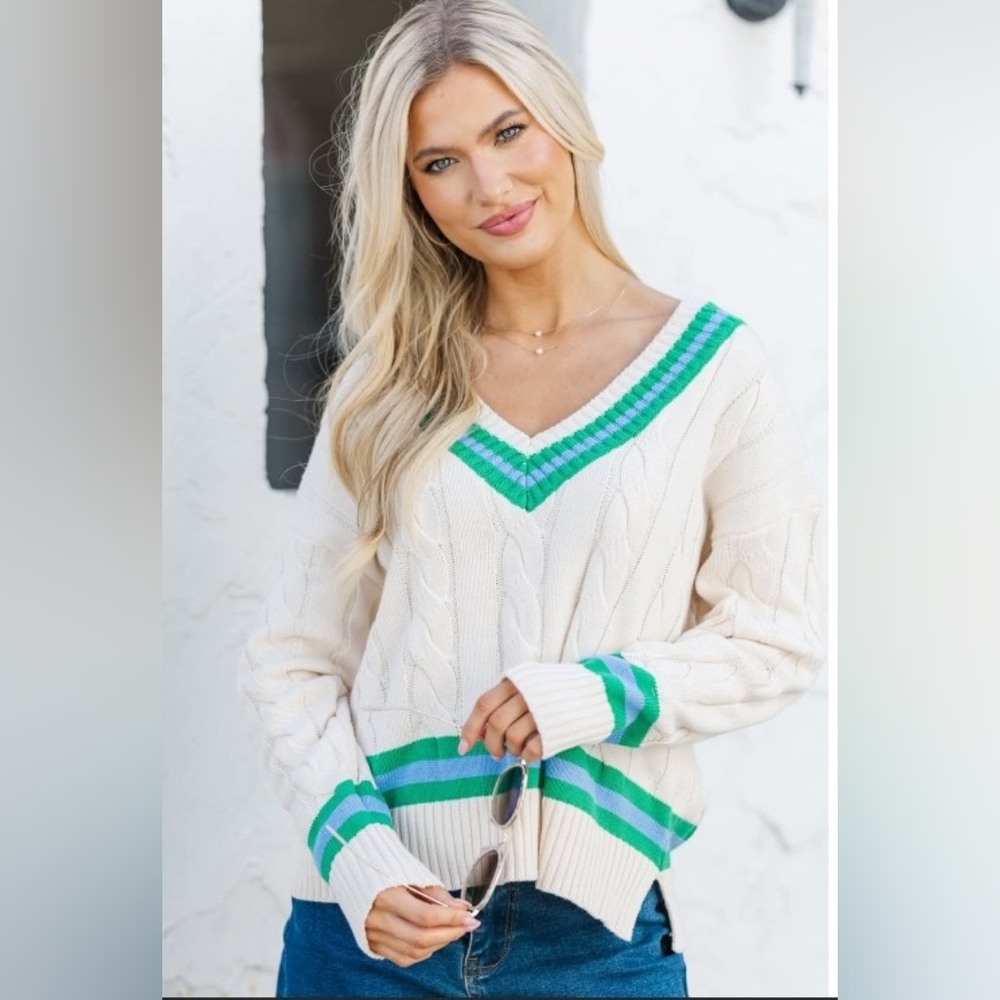NEW V-Neck Cable Knit Sweater - Cream and Green $65 NWOT M